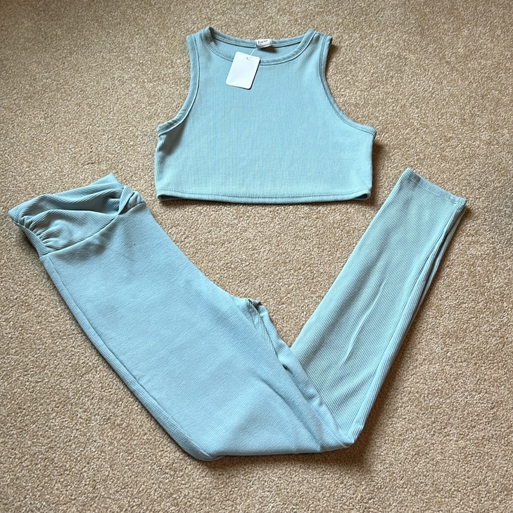 2 PIECE SET NWT LA Luxe blue ribbed leggings and crop top